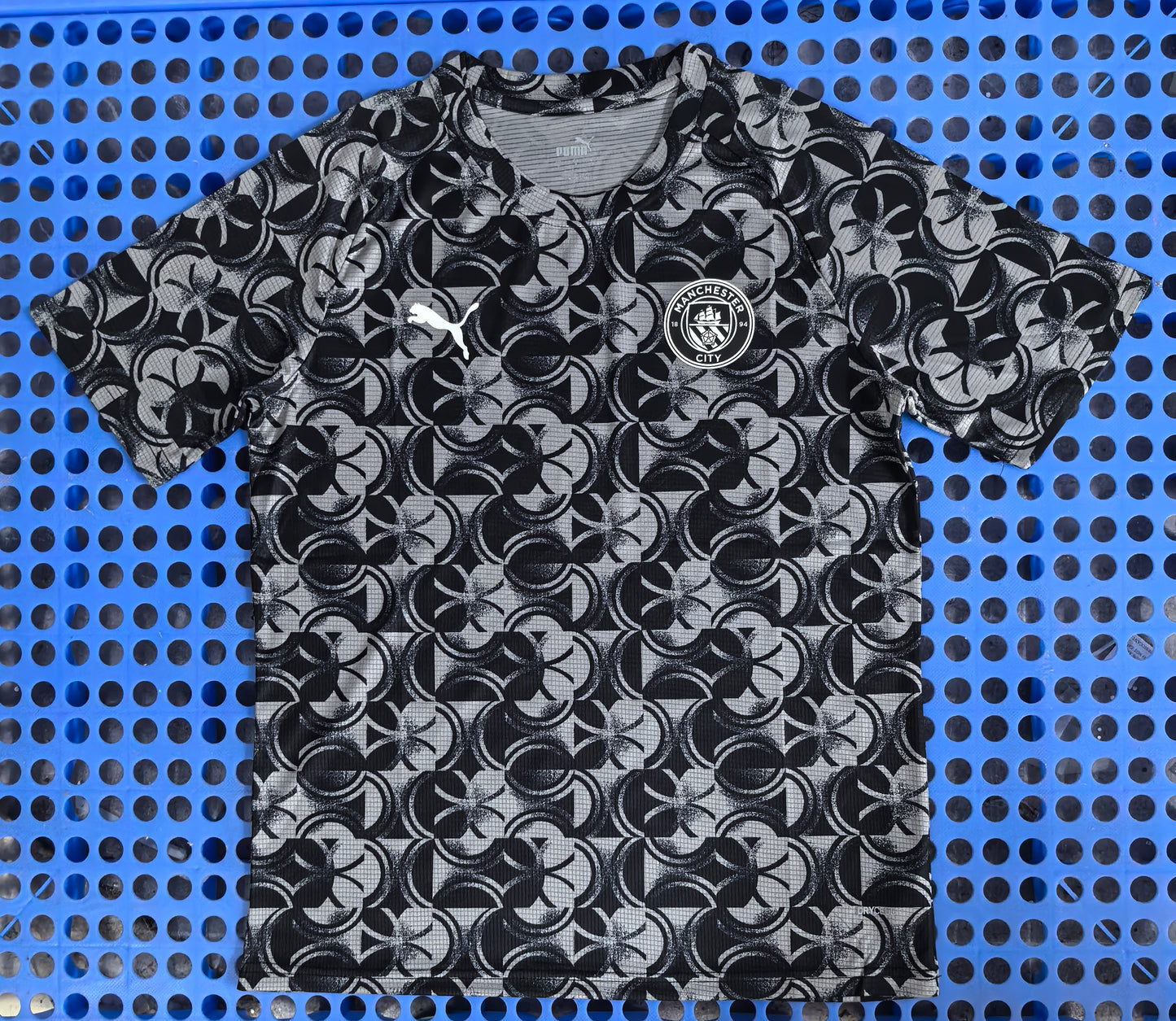25-26 Manchester City black and grey training uniform