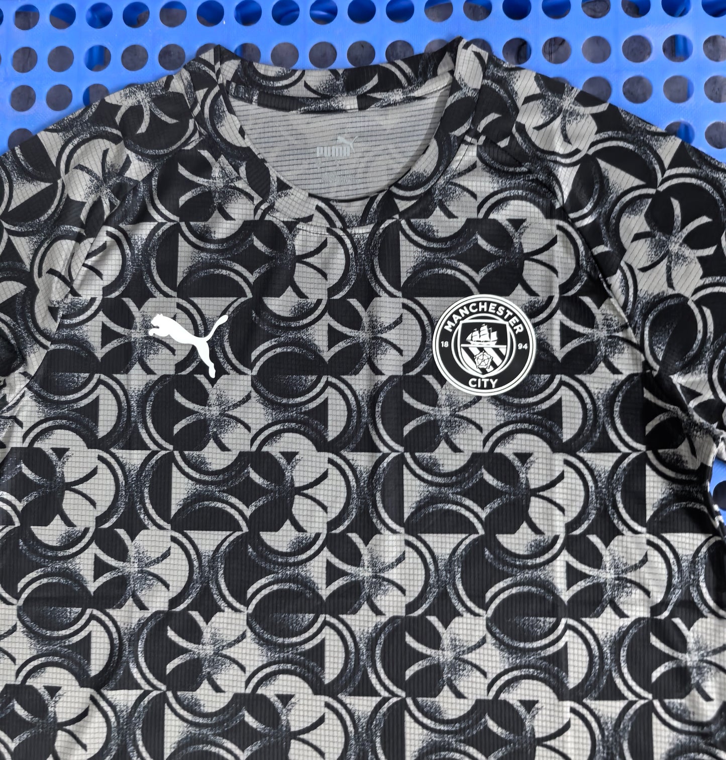 25-26 Manchester City black and grey training uniform